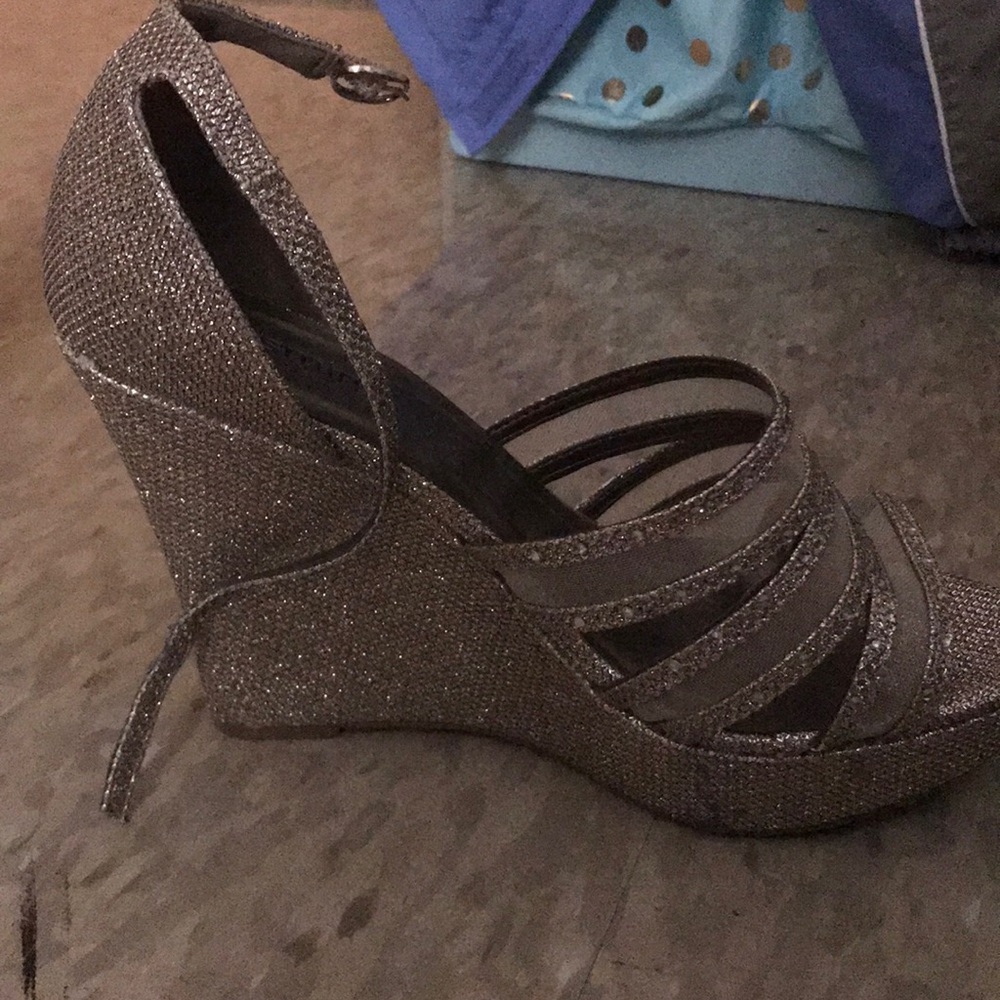 Shoes - Picture 3 of 4